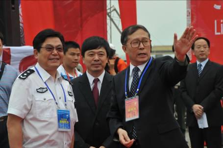 奧運(yùn)火炬?zhèn)鬟f接力活動有我們